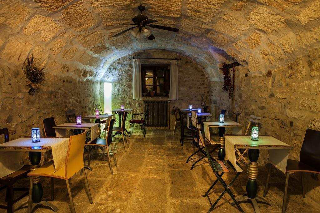 Mil Estrelles Villa Cornella de Terri Bagian luar foto