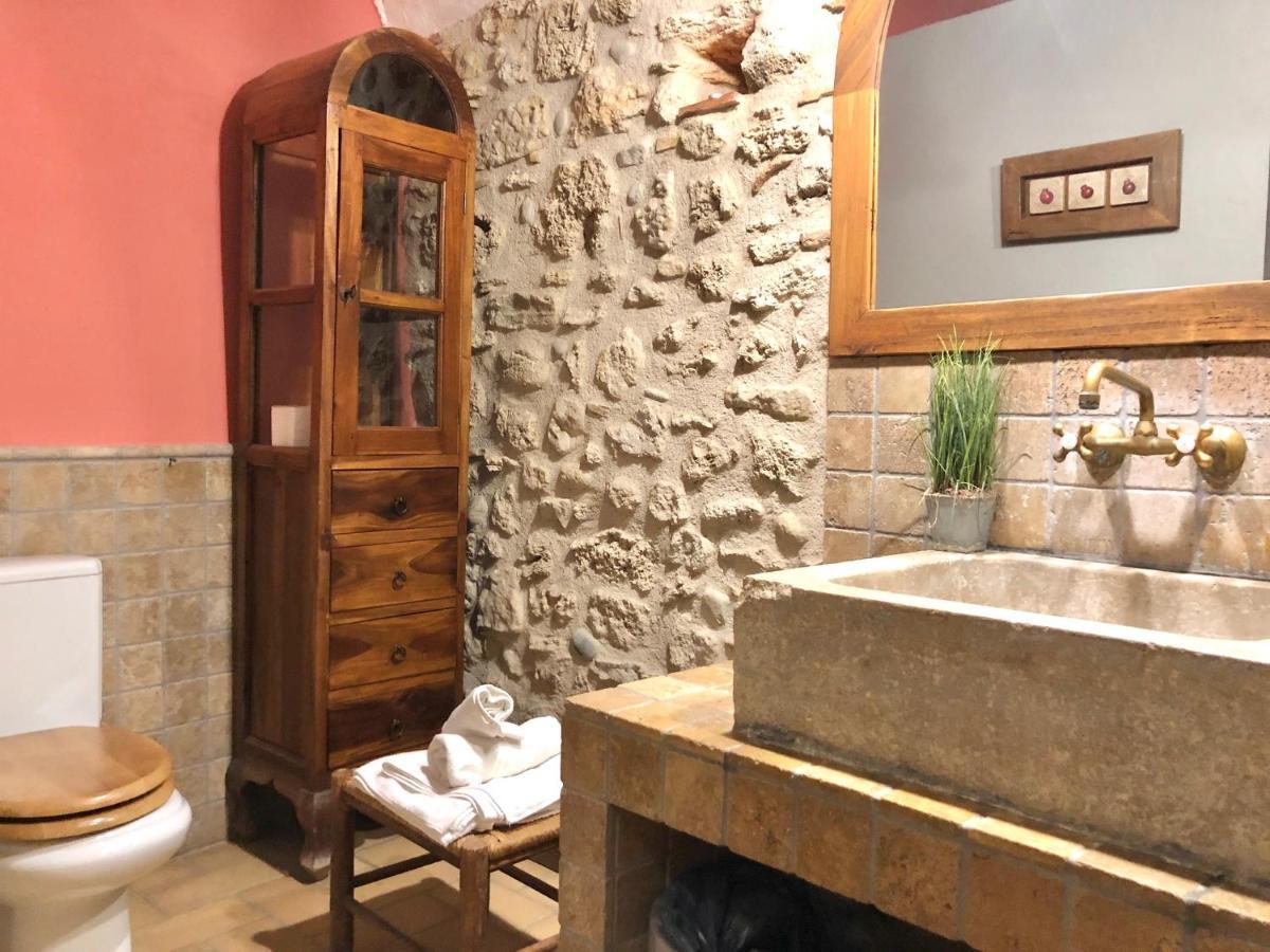 Mil Estrelles Villa Cornella de Terri Bagian luar foto